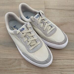 Kizik Shoes Mens 7.5 Womens 9 Prague Casual Low Sneakers Beige Canvas Lace Up